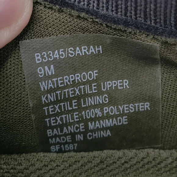 Blondo Sarah Thick Waterproof Camo Material Pull On Stretch Ankle Sneakers sz 9M - Picture 7 of 9